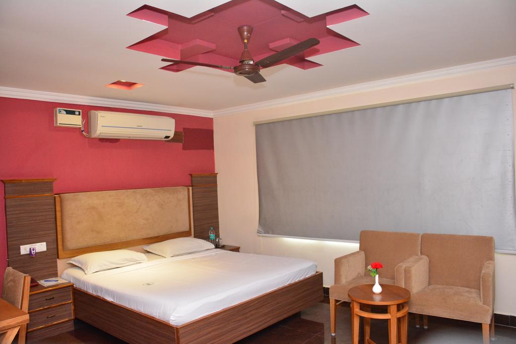 Hotel Pams Mayiladuthurai Eksteriør bilde