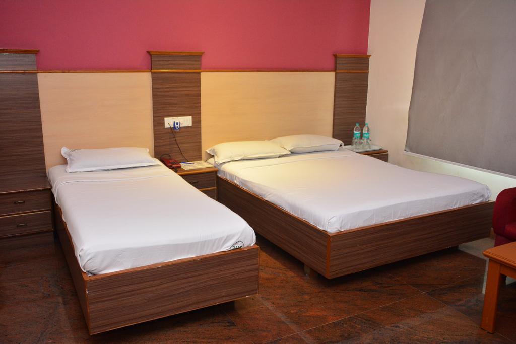Hotel Pams Mayiladuthurai Eksteriør bilde