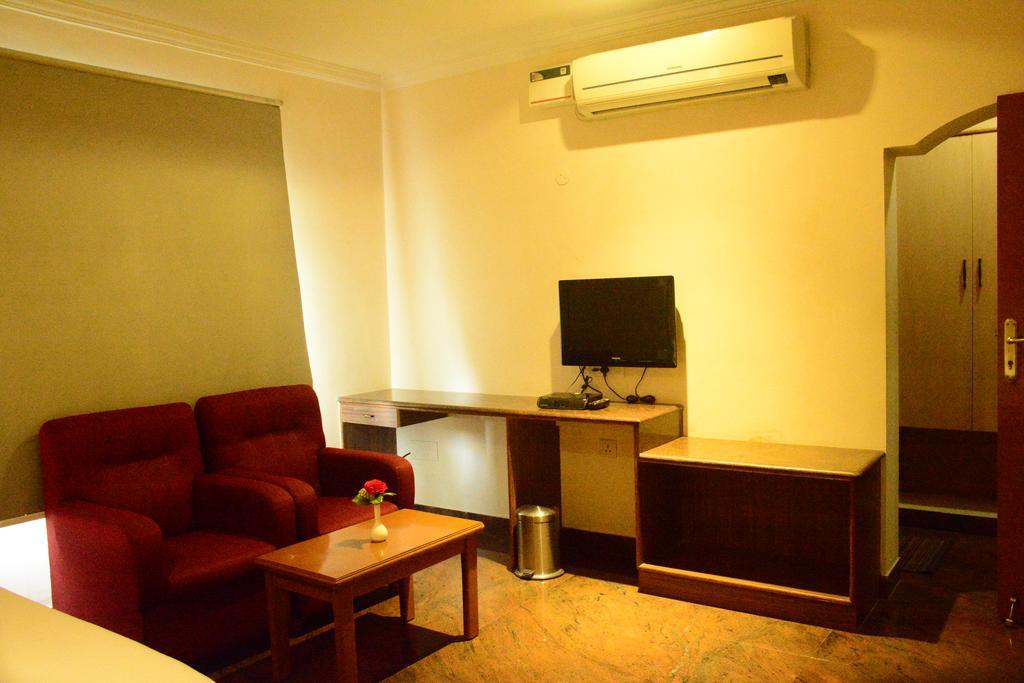 Hotel Pams Mayiladuthurai Eksteriør bilde