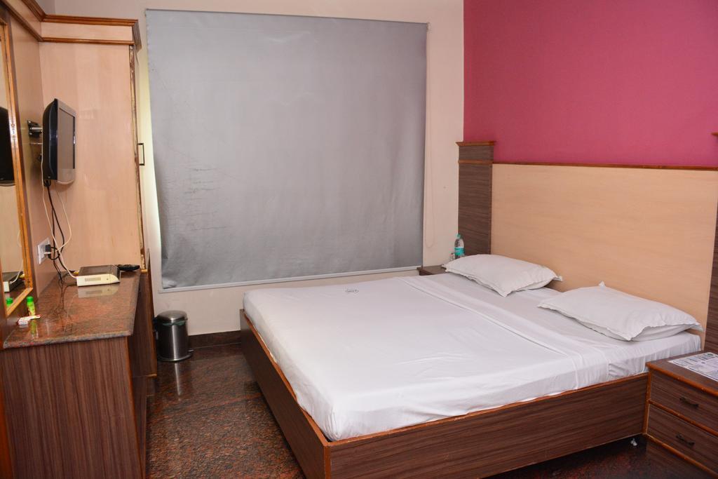Hotel Pams Mayiladuthurai Eksteriør bilde