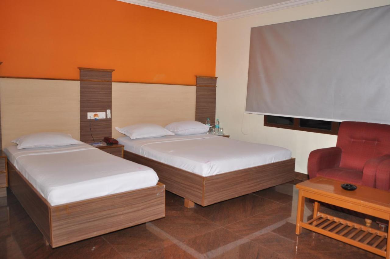 Hotel Pams Mayiladuthurai Eksteriør bilde