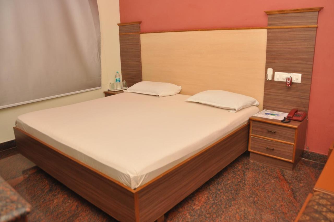 Hotel Pams Mayiladuthurai Eksteriør bilde