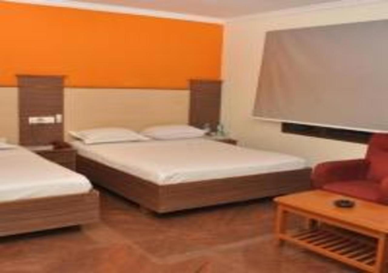 Hotel Pams Mayiladuthurai Eksteriør bilde